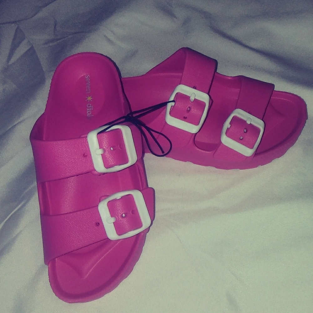 Girl, pink buckle slide sandal sz 11